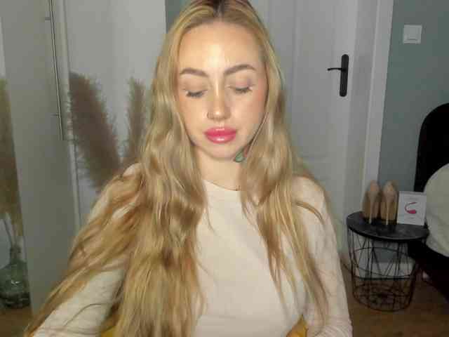 SEXYcoralie webcam