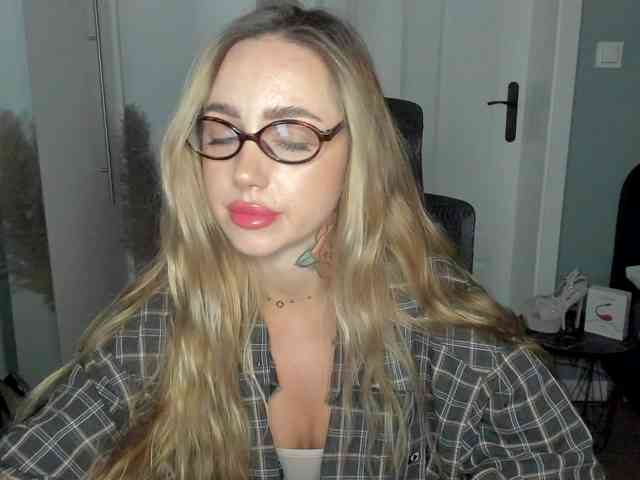 SEXYcoralie webcam