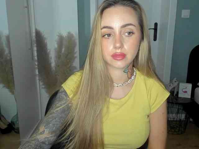 SEXYcoralie webcam