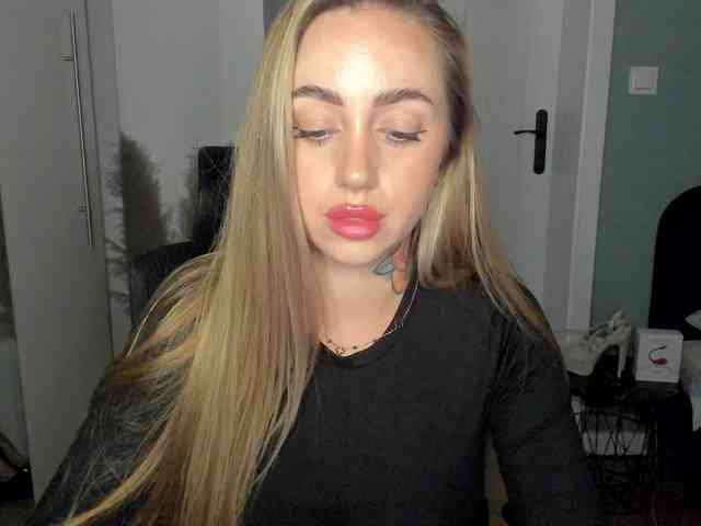SEXYcoralie webcam