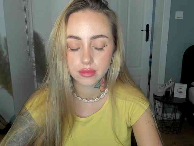 SEXYcoralie webcam