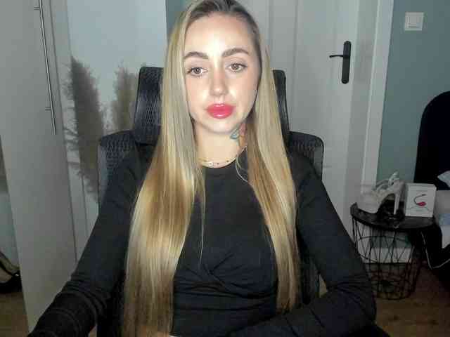 SEXYcoralie webcam