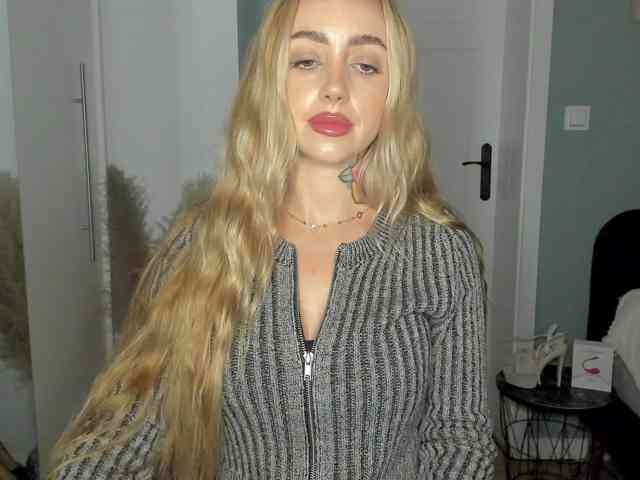 SEXYcoralie webcam