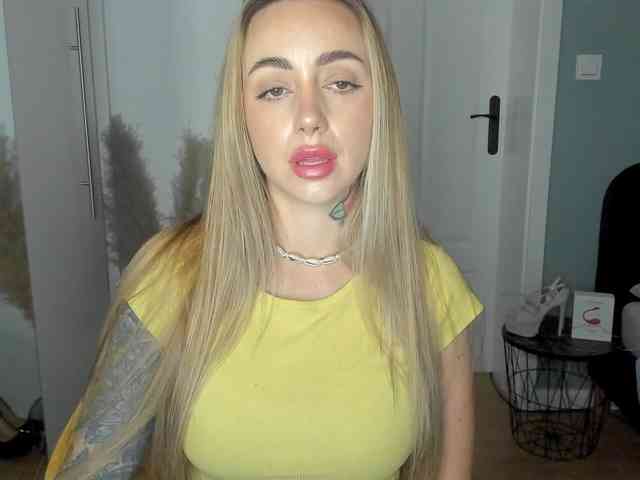 SEXYcoralie webcam