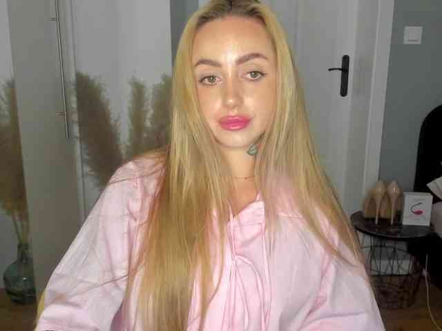 SEXYcoralie webcam
