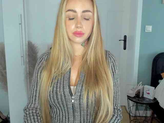SEXYcoralie webcam