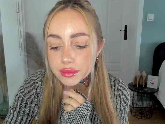 SEXYcoralie webcam