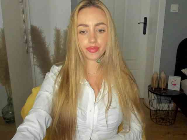 SEXYcoralie webcam