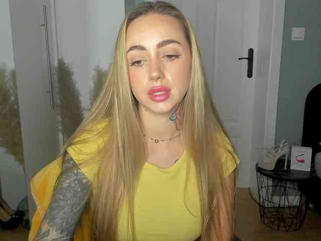 SEXYcoralie webcam