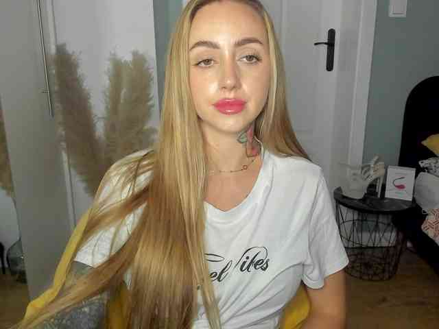 SEXYcoralie webcam