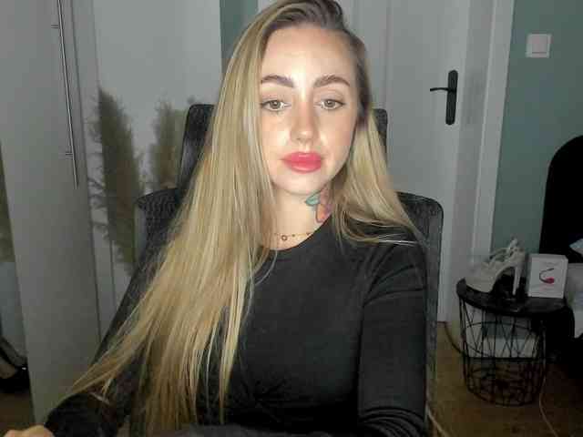 SEXYcoralie webcam