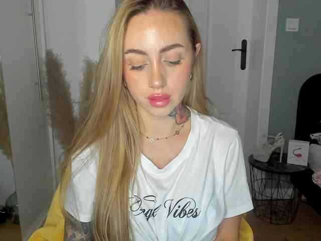 SEXYcoralie webcam