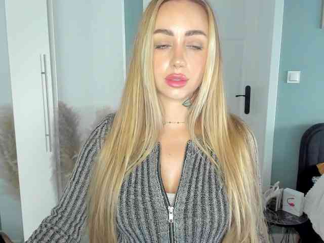 SEXYcoralie webcam