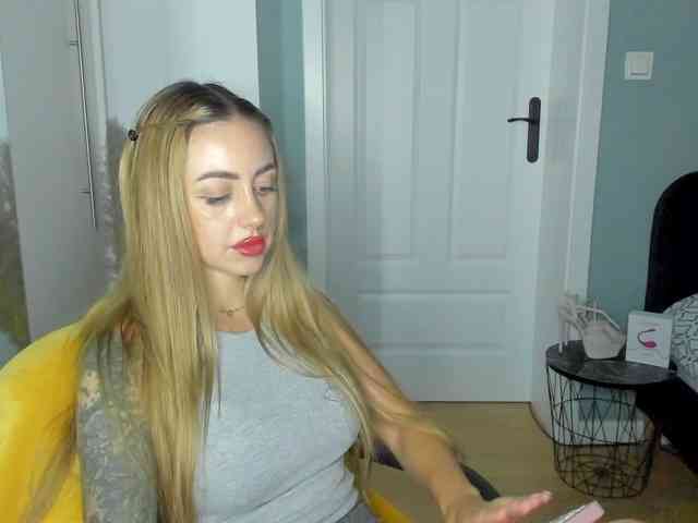 SEXYcoralie webcam