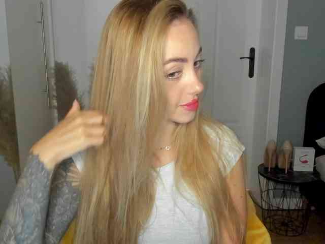 SEXYcoralie webcam