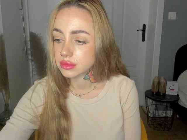 SEXYcoralie webcam