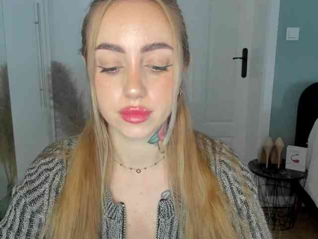 SEXYcoralie webcam