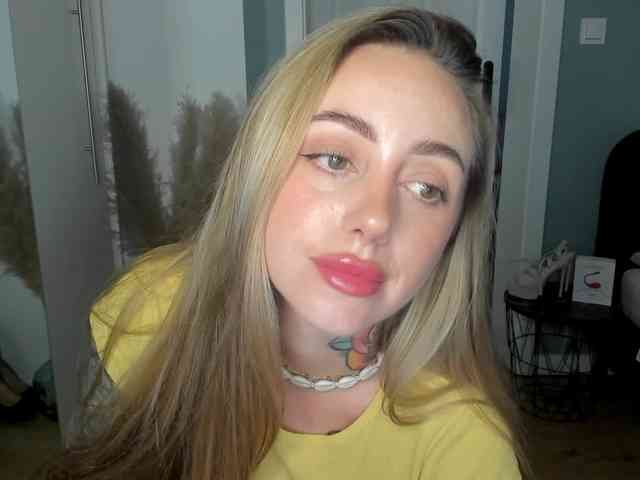 SEXYcoralie webcam
