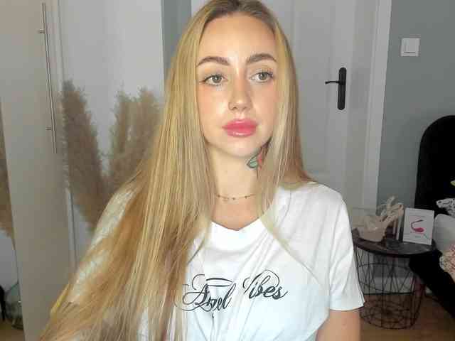 SEXYcoralie webcam