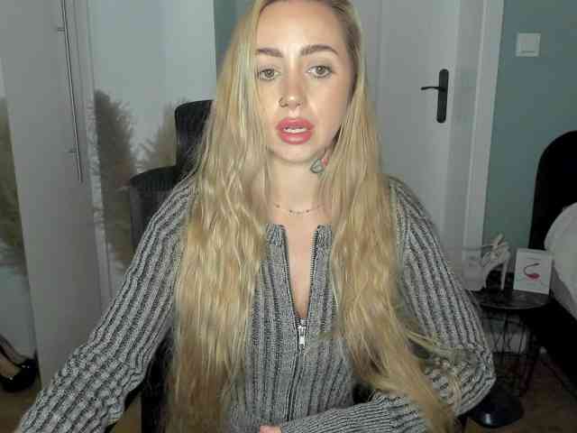 SEXYcoralie webcam