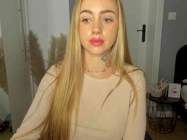 SEXYcoralie webcam