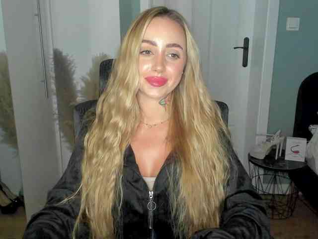 SEXYcoralie webcam