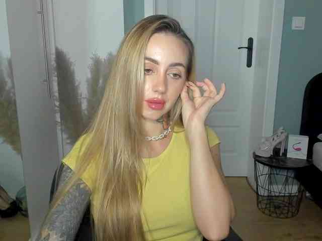 SEXYcoralie webcam