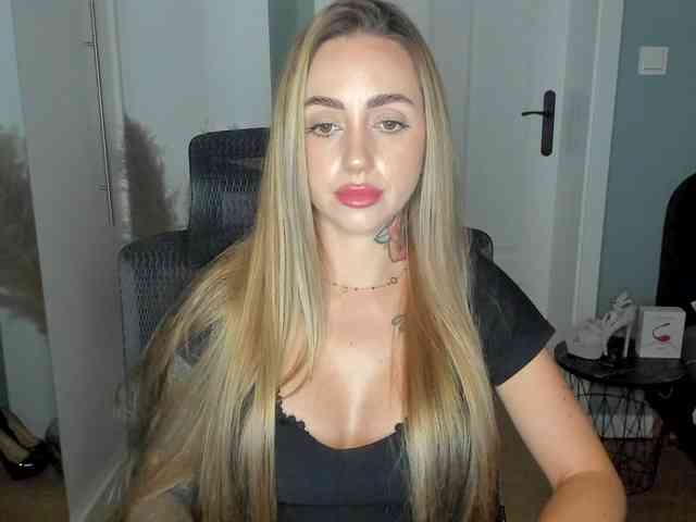 SEXYcoralie webcam
