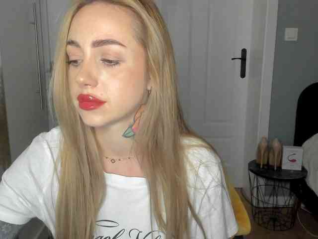 SEXYcoralie webcam