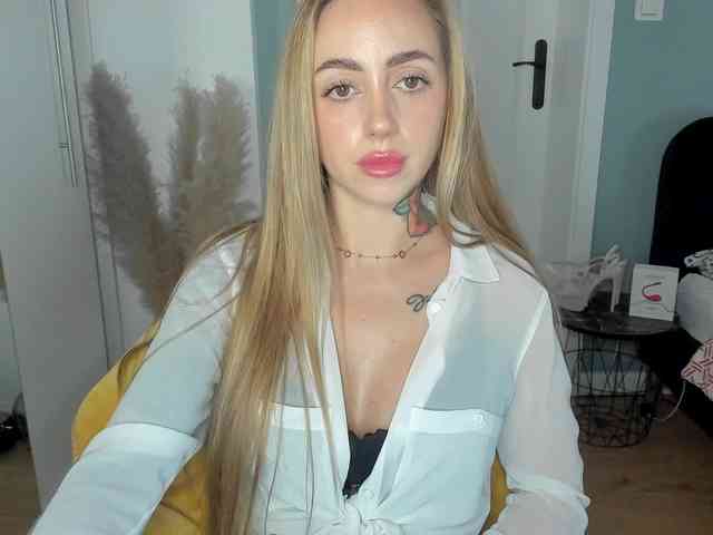 SEXYcoralie webcam