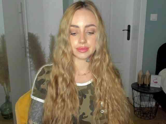 SEXYcoralie webcam