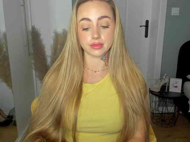 SEXYcoralie webcam