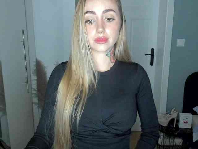 SEXYcoralie webcam