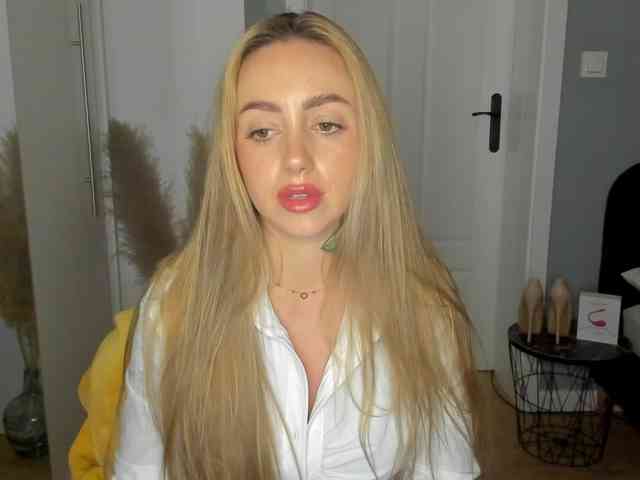 SEXYcoralie webcam