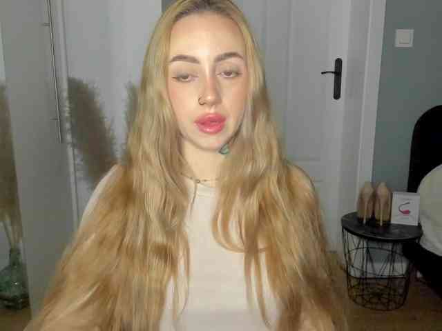 SEXYcoralie webcam