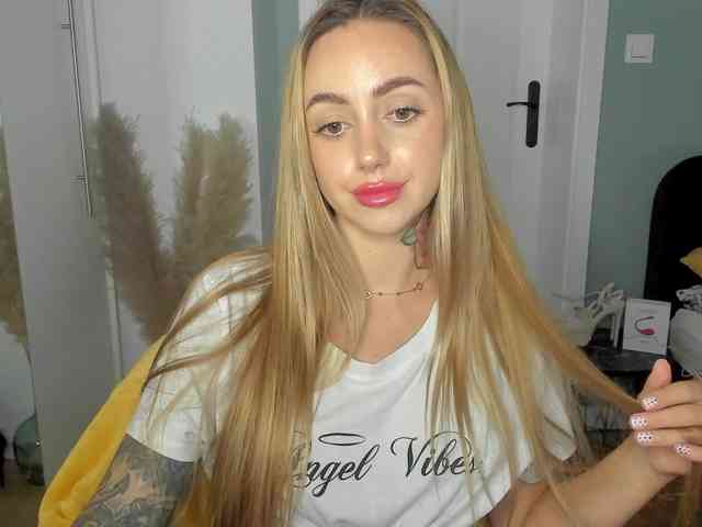 SEXYcoralie webcam