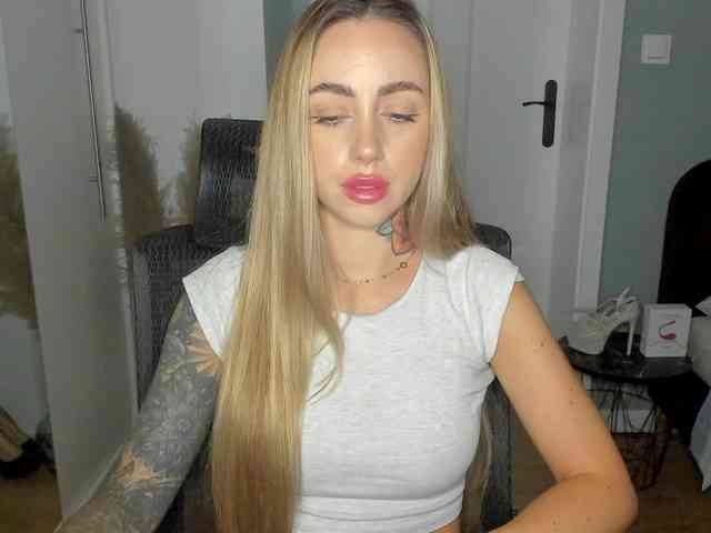 SEXYcoralie webcam