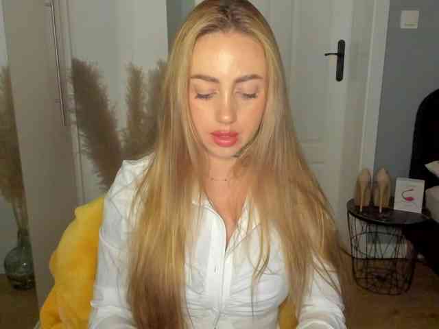 SEXYcoralie webcam