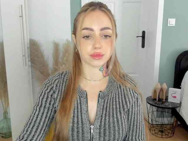 SEXYcoralie webcam