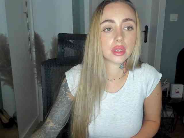 SEXYcoralie webcam