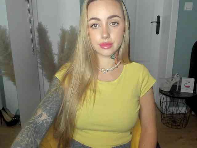 SEXYcoralie webcam
