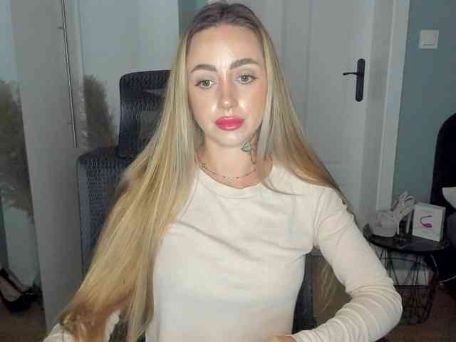 SEXYcoralie webcam