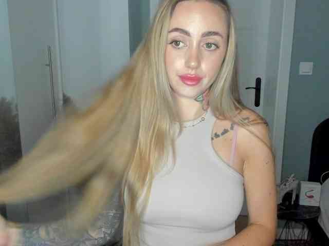 SEXYcoralie webcam