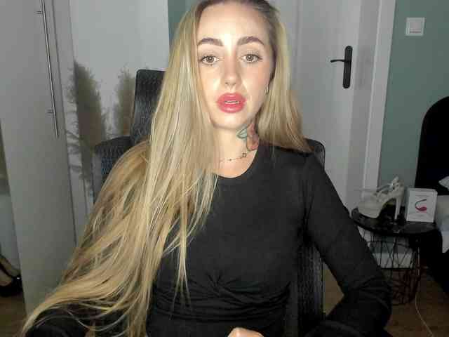 SEXYcoralie webcam
