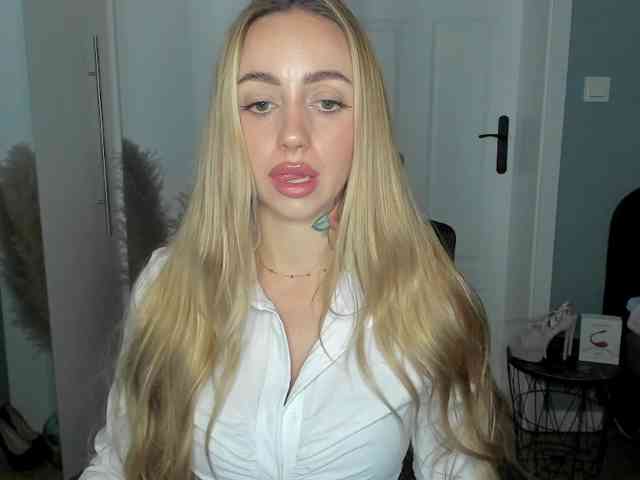 SEXYcoralie webcam