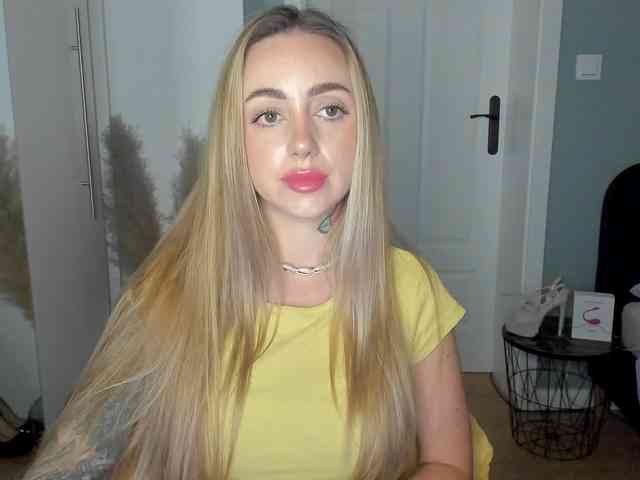 SEXYcoralie webcam