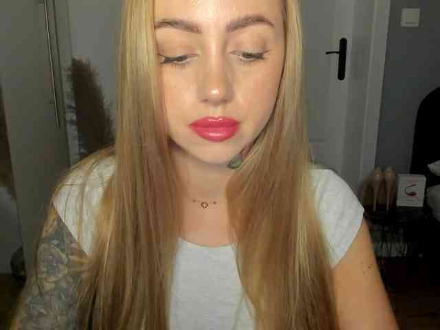 SEXYcoralie webcam