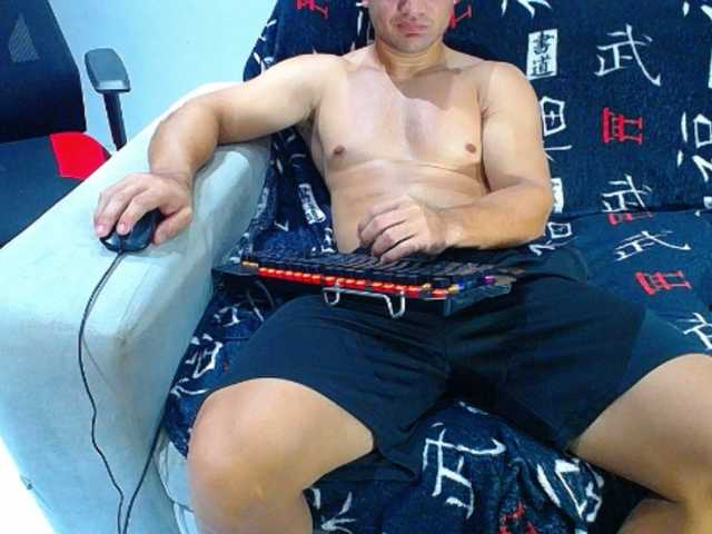 hugo19cm — live male cam