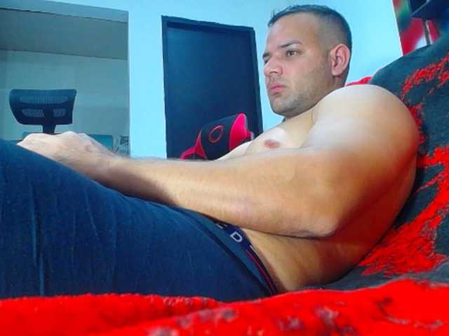 hugo19cm live webcam show