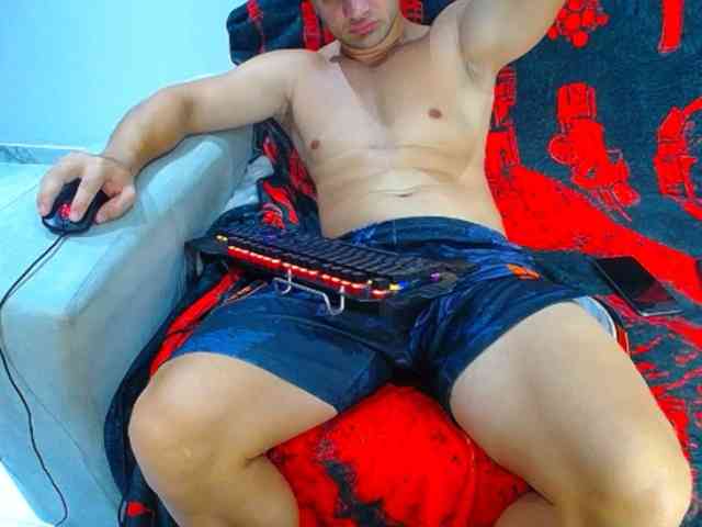 hugo19cm Sex Cam Show